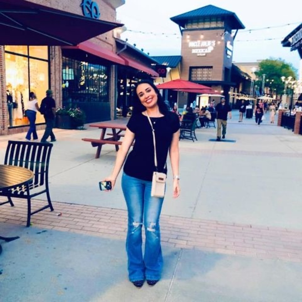 Meet your Posher, Desiree